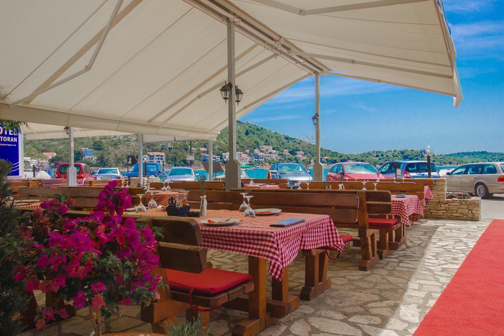 Hotel Plava Laguna Tisno Exterior foto