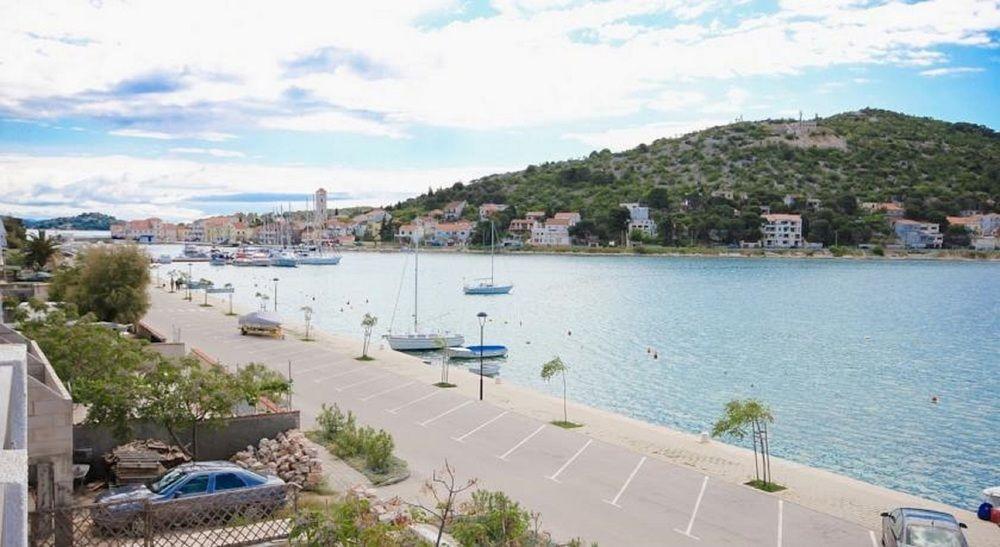 Hotel Plava Laguna Tisno Exterior foto