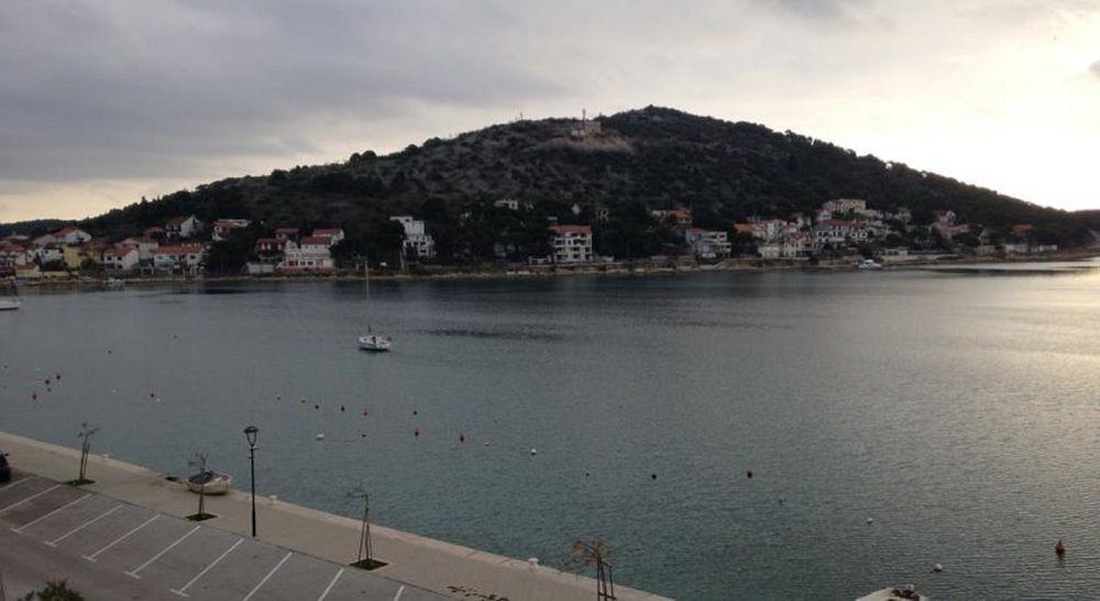 Hotel Plava Laguna Tisno Exterior foto